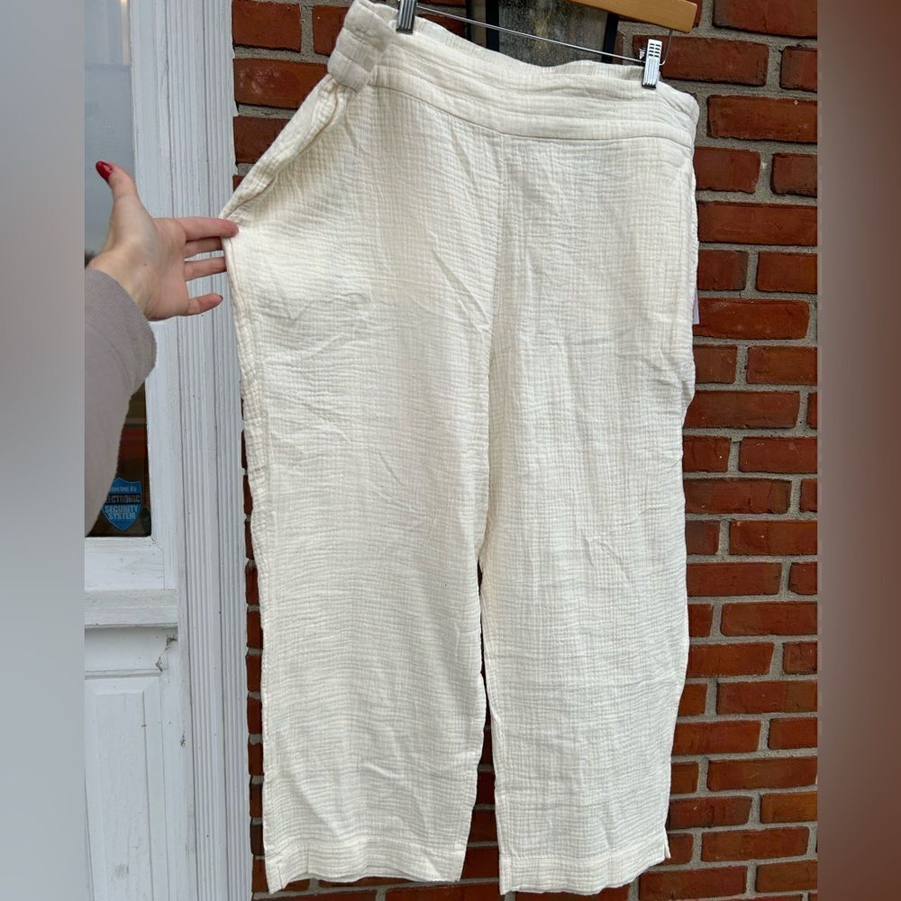 Soft Surroundings Ivory Beach Bound Pull On Gauze Crop Pants - Picture 2 of 7
